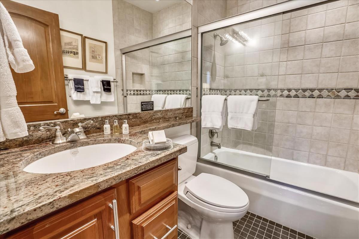 Apartment Lovely With Mountain Views & Hot Tub *