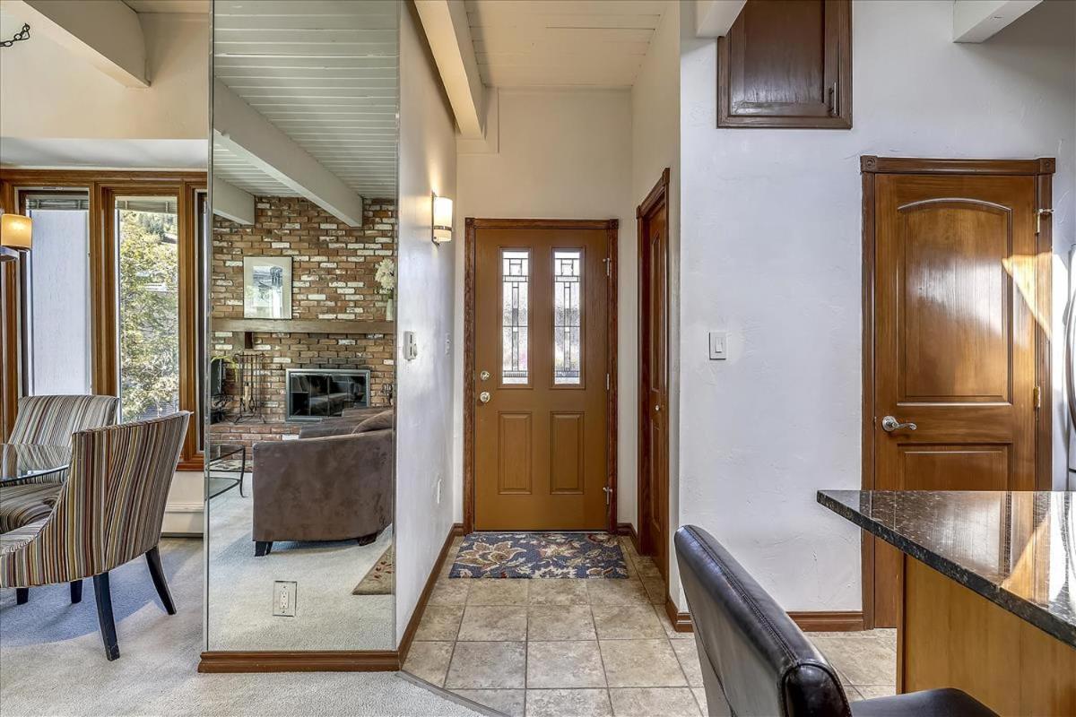 Lovely With Mountain Views & Hot Tub * Aspen