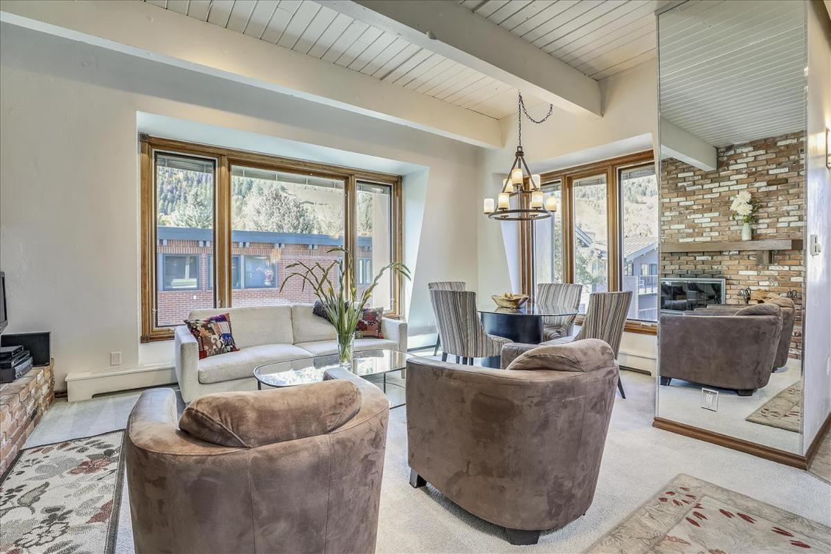 Apartment Lovely With Mountain Views & Hot Tub *